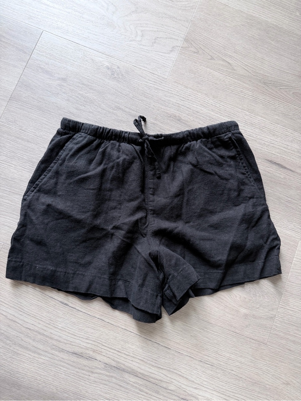 GAP Linen Blend Shorts - Black (Small)